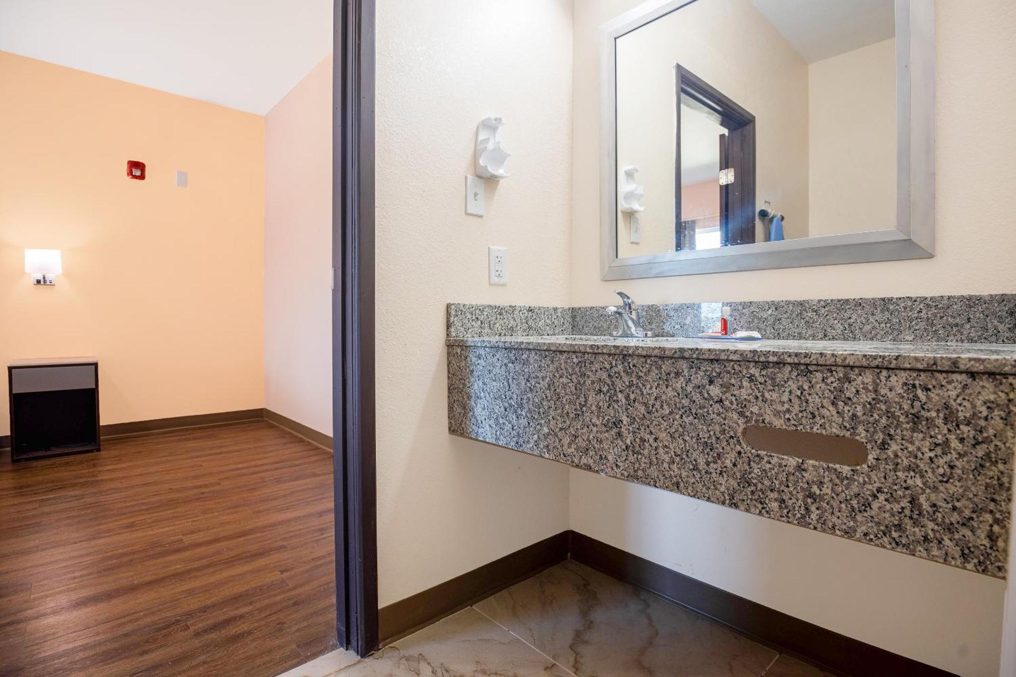 Oyo Hotel Adairsville Calhoun South I-75 מראה חיצוני תמונה